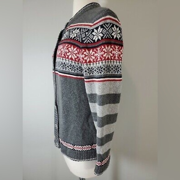 Woolrich Women’s Red and Gray Button Front Cardigan Fairisle Sweater Size Medium - Picture 9 of 9